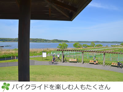 見晴らし台から。ツーリングを楽しむ人もたくさん。