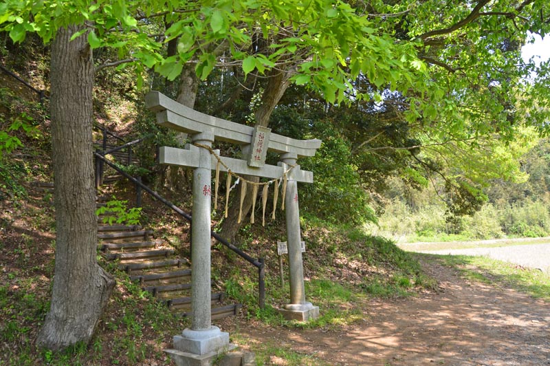 ふれあい小径の鳥居