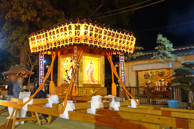 六軒厳島神社の年越し神輿