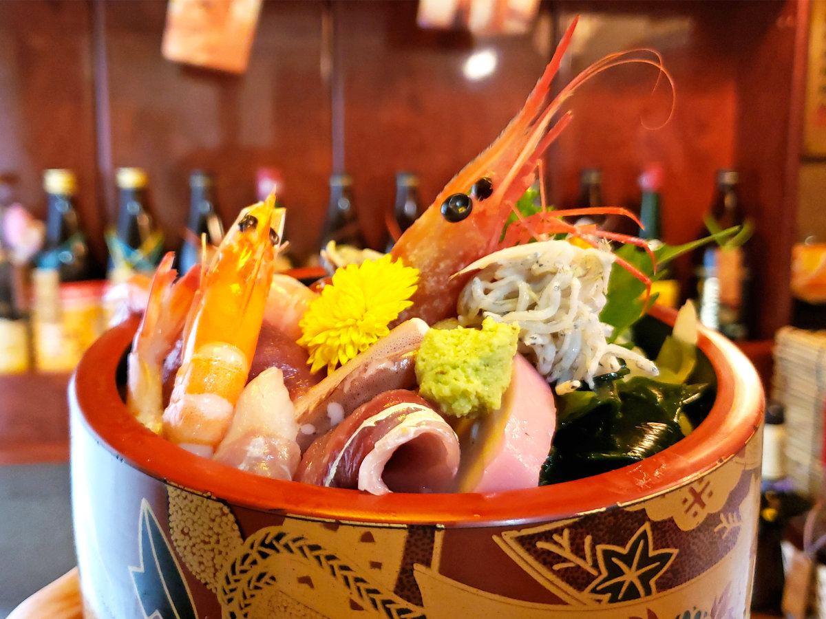 木下の弥生寿司の海鮮丼
