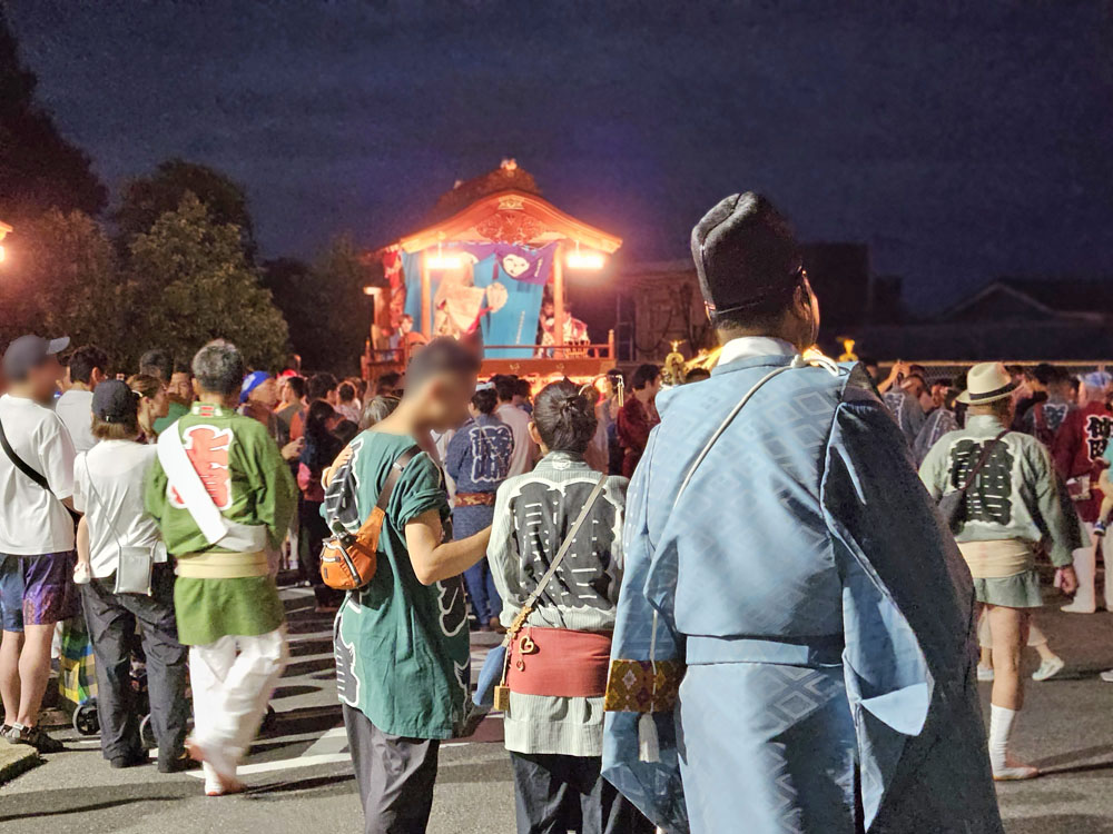 六軒厳島神社祭礼はさまざまな半纏を見ることができる