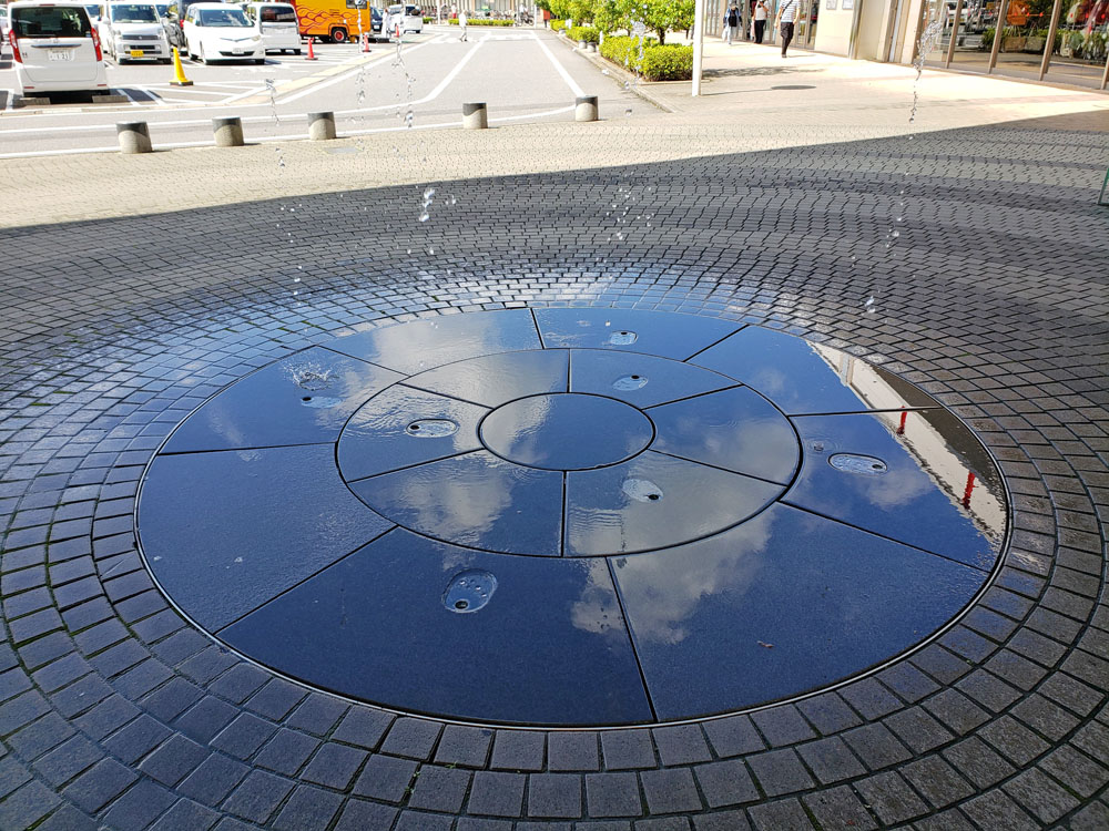 牧の原モアの噴水広場