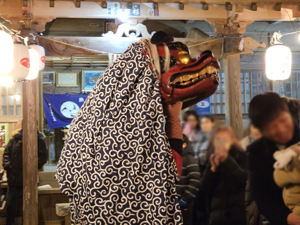 師戸宗像神社の年越し祭囃子の獅子舞