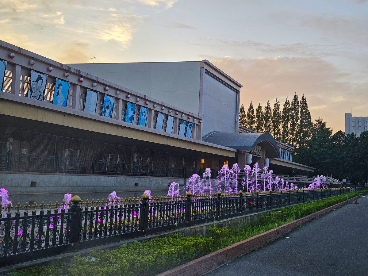 東京湯楽城の噴水ショー