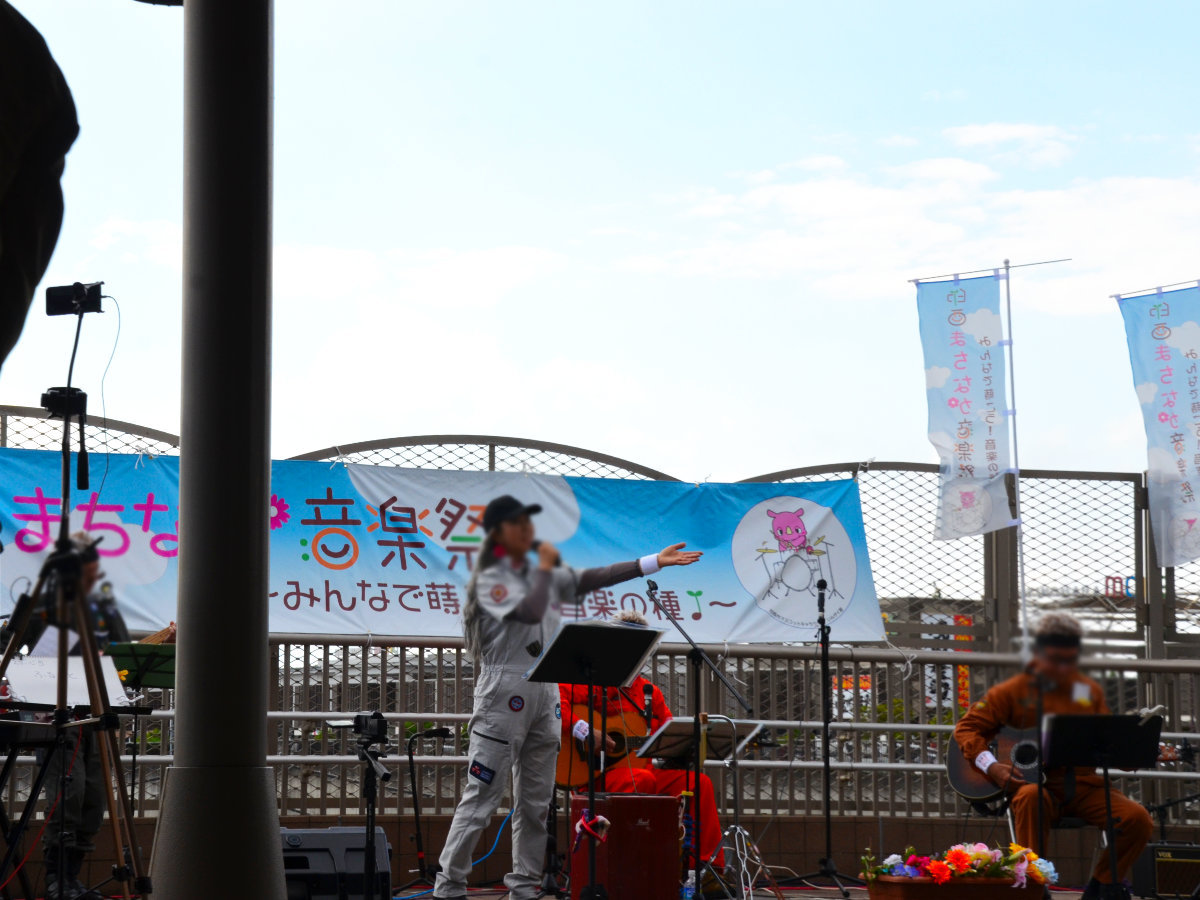 印西まちなか音楽祭歩道橋の様子