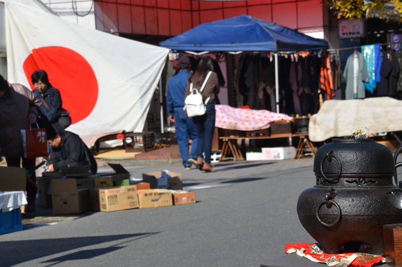 木下駅南骨董市