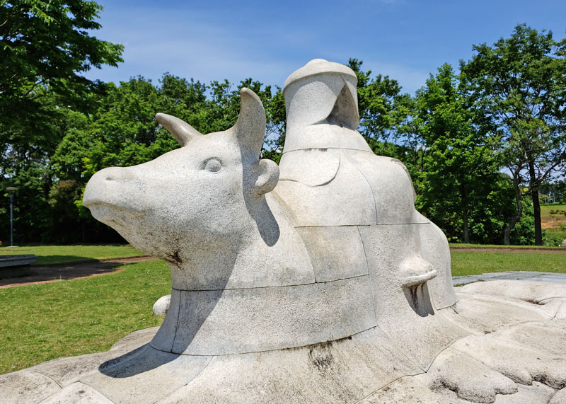 松虫姫公園の牛の像