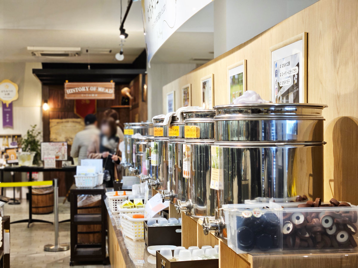 はちみつ工房の店内