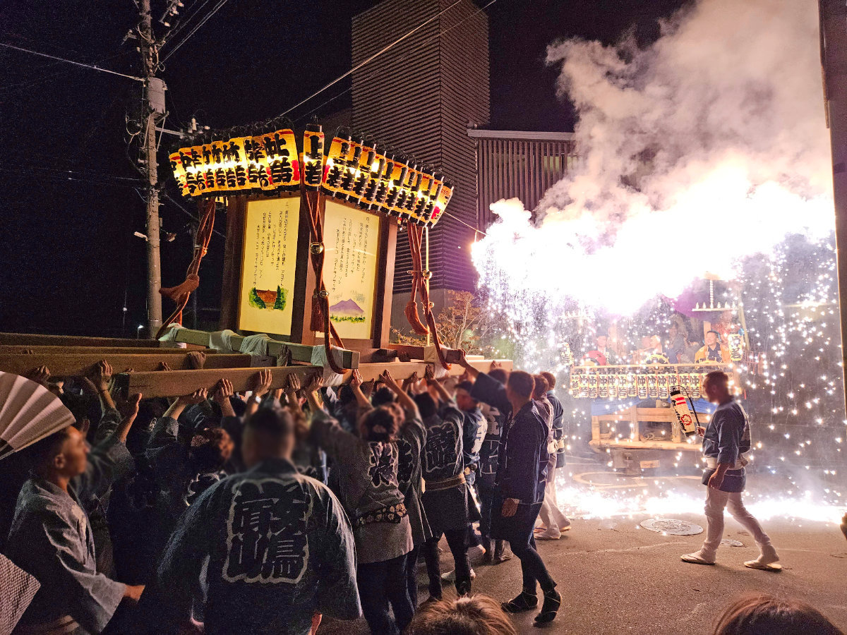 木下の祭り夜の競演