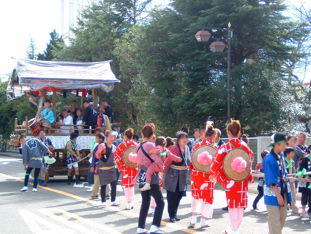 竹袋稲荷神社祭礼の女性の半被