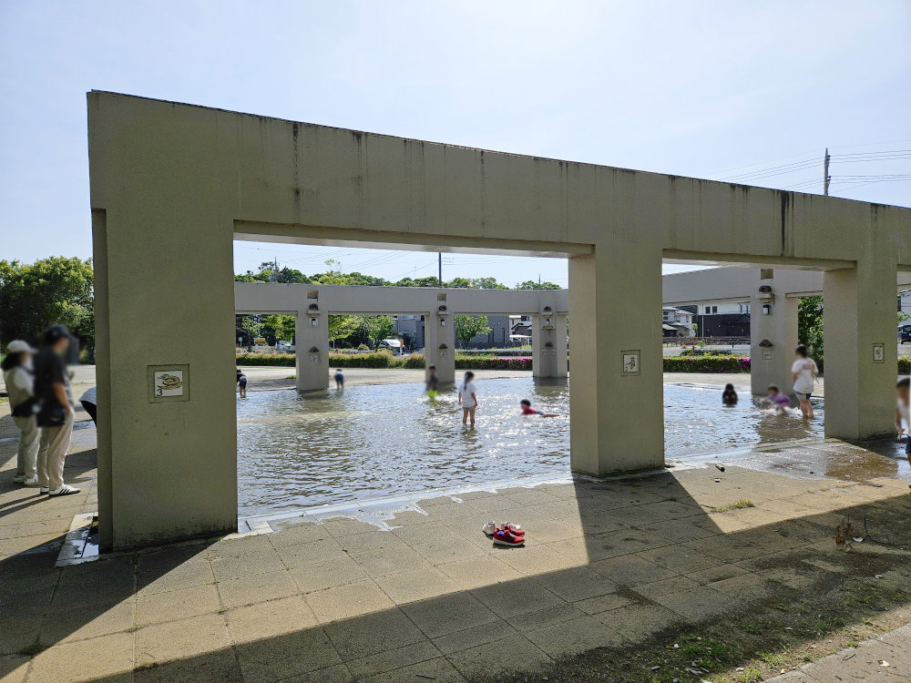 たつのこ山龍ケ岡公園の水遊びじゃぶじゃぶ池