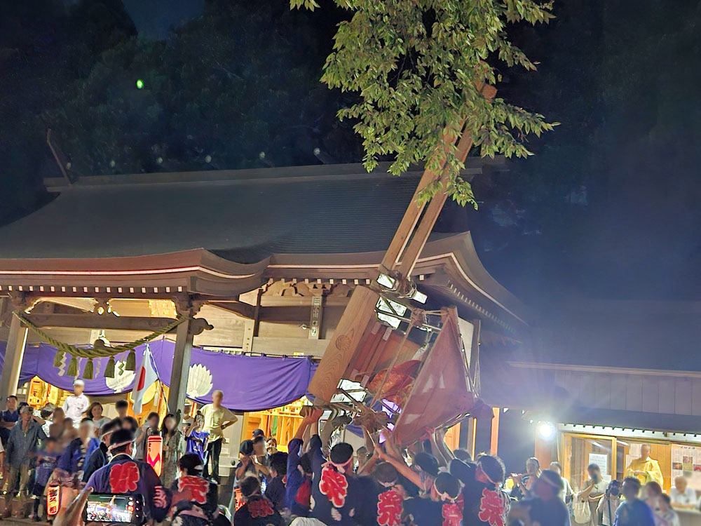 阿夫利神社の梯子立て