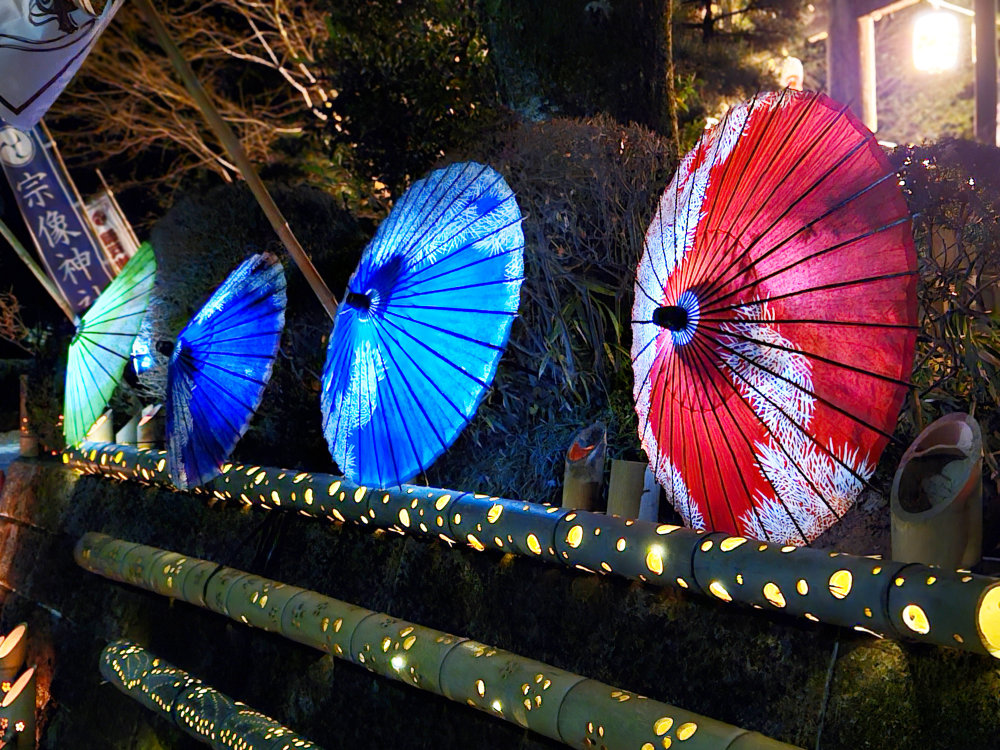 師戸宗像神社年越奉納祭囃子の和傘