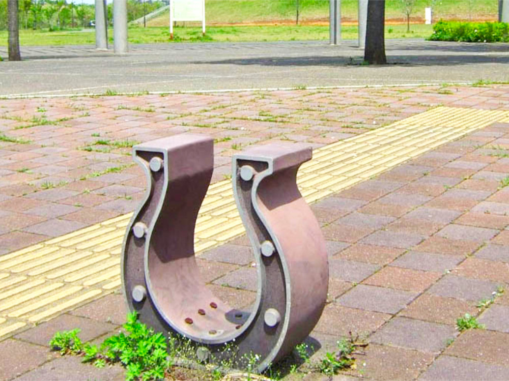 滝野の蹄鉄のモニュメント