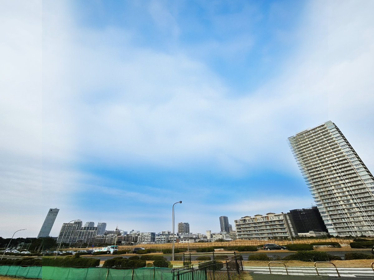幕張の浜と花見川の河口