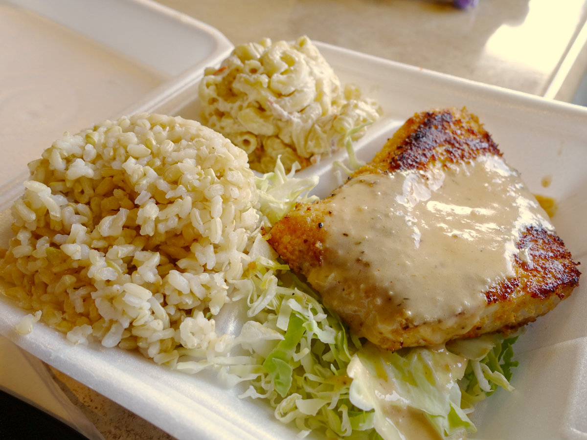 アメリカではブラウンライスが選べるレストランも多い