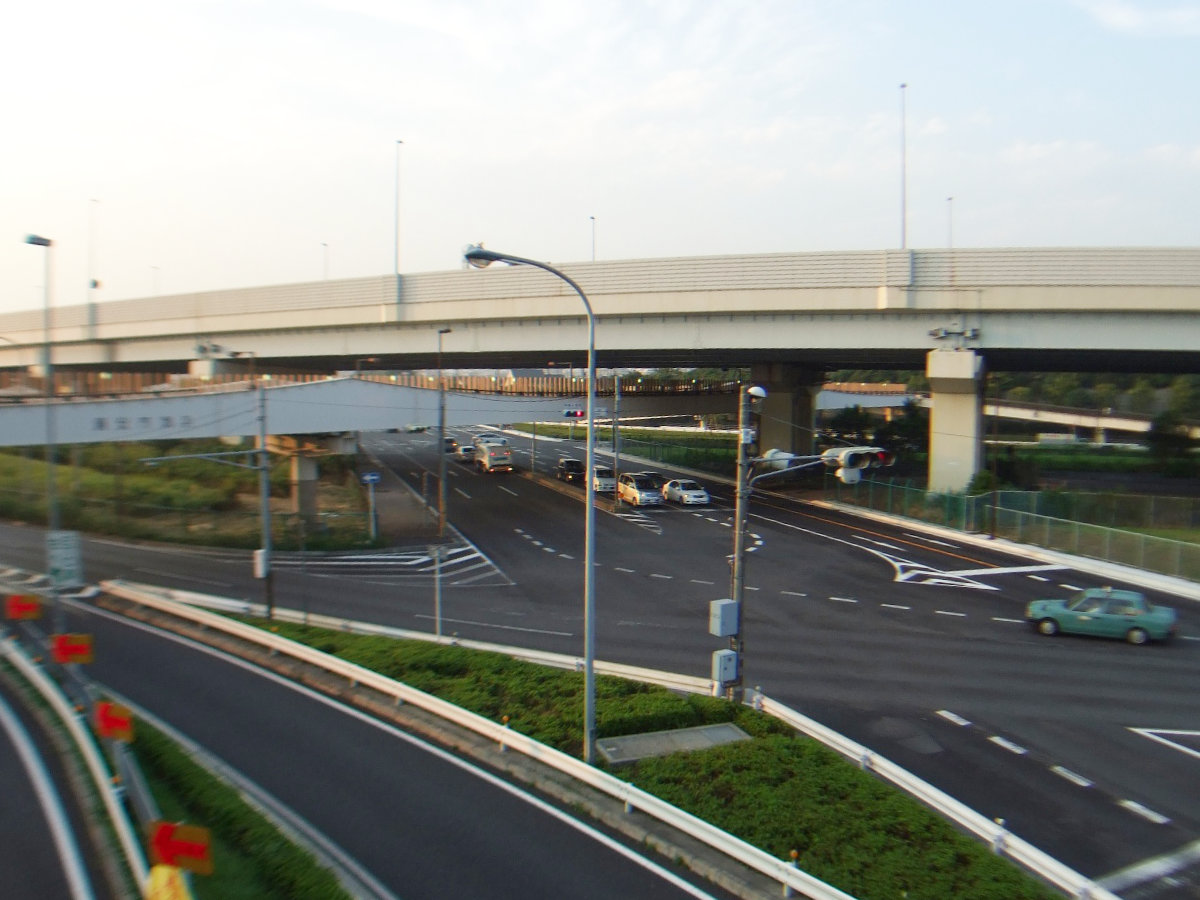 舞浜2丁目への歩道橋