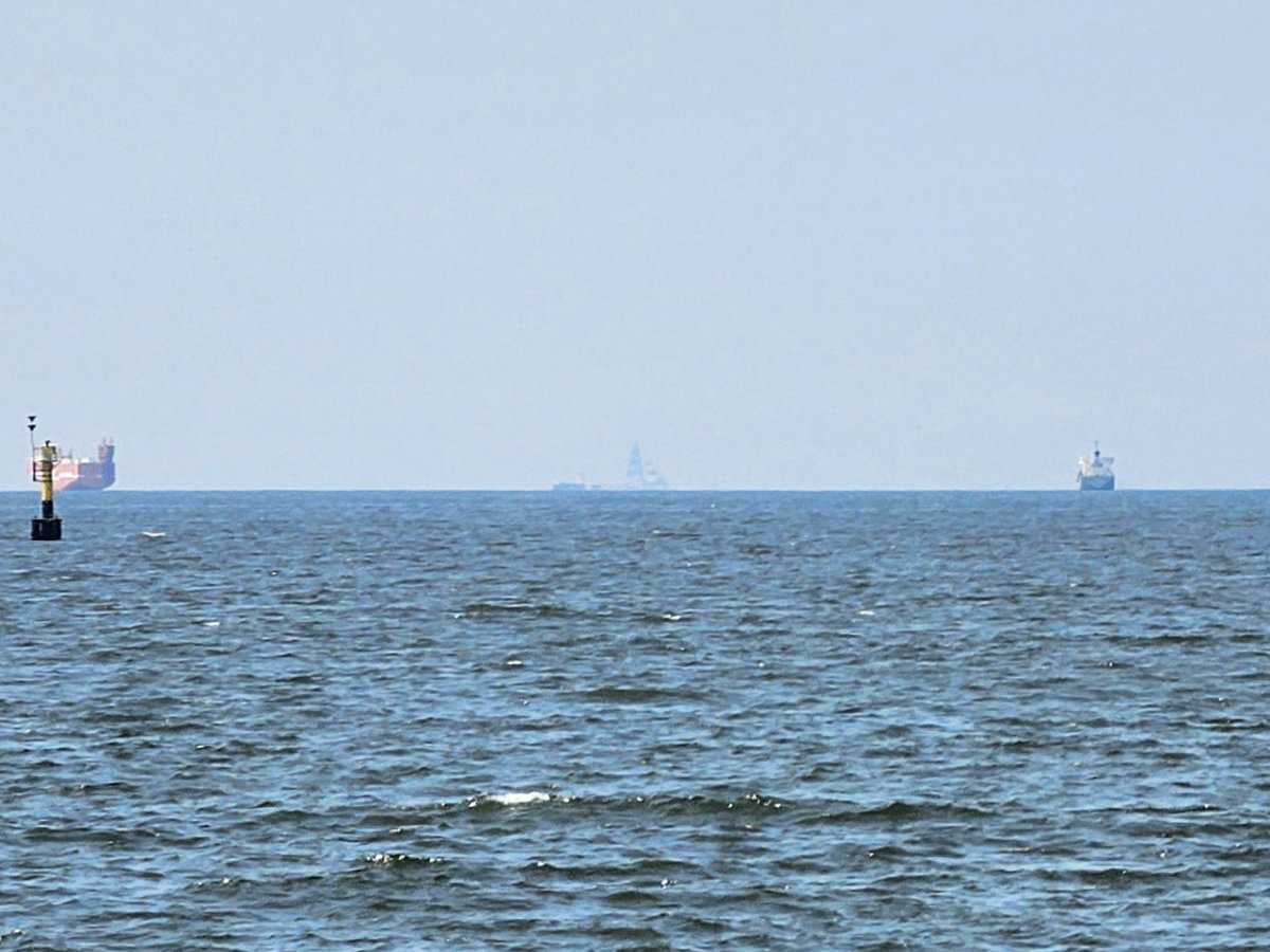 浦安から東京湾アクアライン風の塔