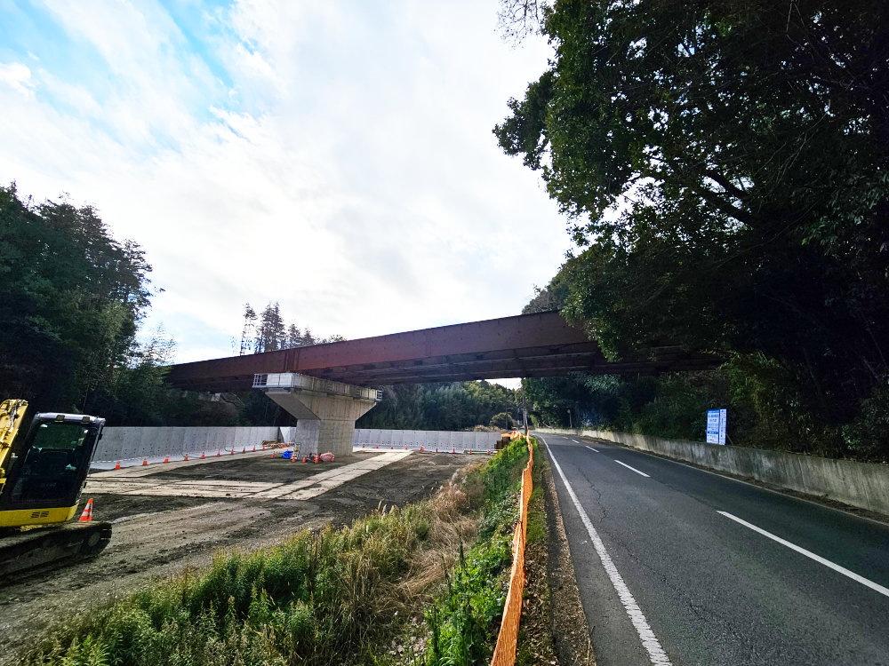 国道296号八千代バイパスとアークの森キャンプ場付近