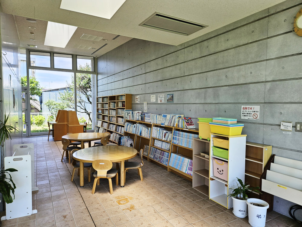 船穂コミュニティセンターの図書コーナー