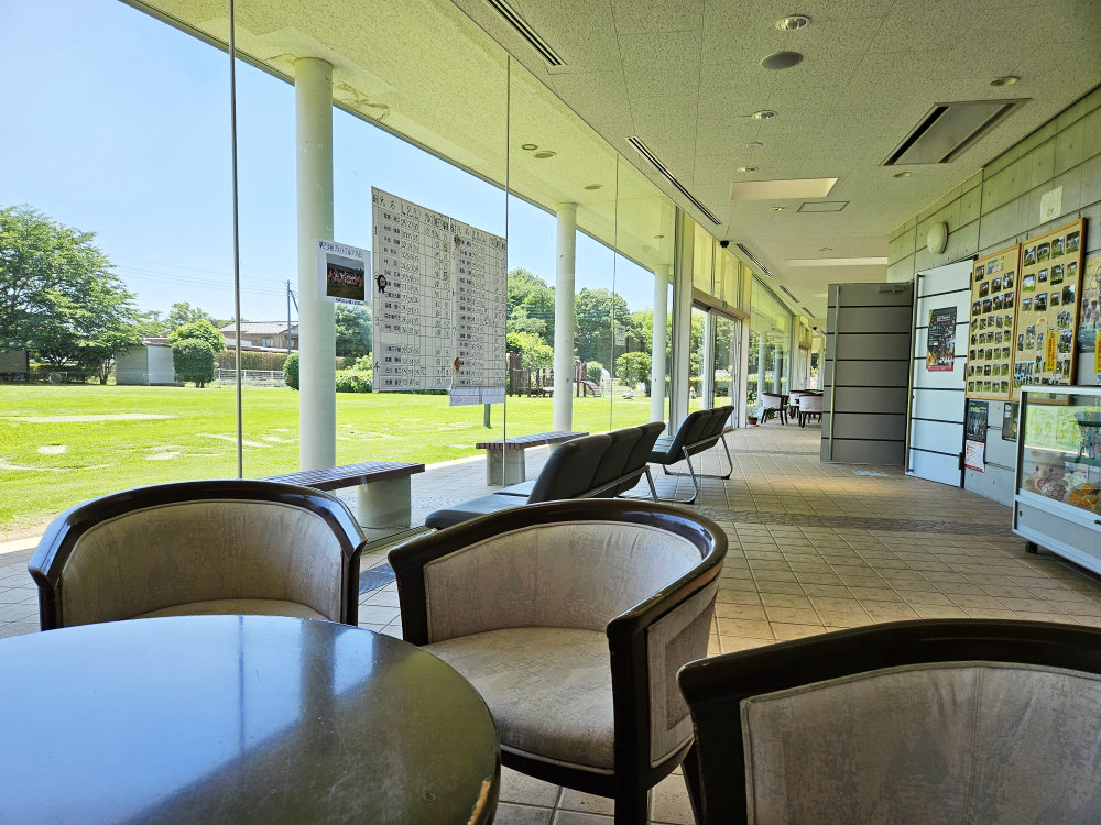 船穂コミュニティセンターの休憩所テラス